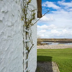 Dunguaire Thatched Ferienhaus